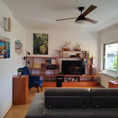 아파트 Tudija Apartment3-west Side Place, 90m2, Big Terrace, Beautiful Front View