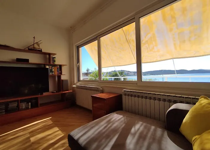 아파트 Tudija Apartment3-west Side Place, 90m2, Big Terrace, Beautiful Front View *