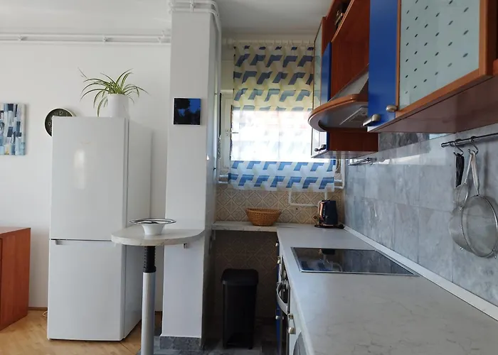 Tudija Apartment3-west Side Place, 90m2, Big Terrace, Beautiful Front View 트로기르