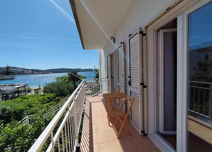 Tudija Apartment3-west Side Place, 90m2, Big Terrace, Beautiful Front View 아파트 *