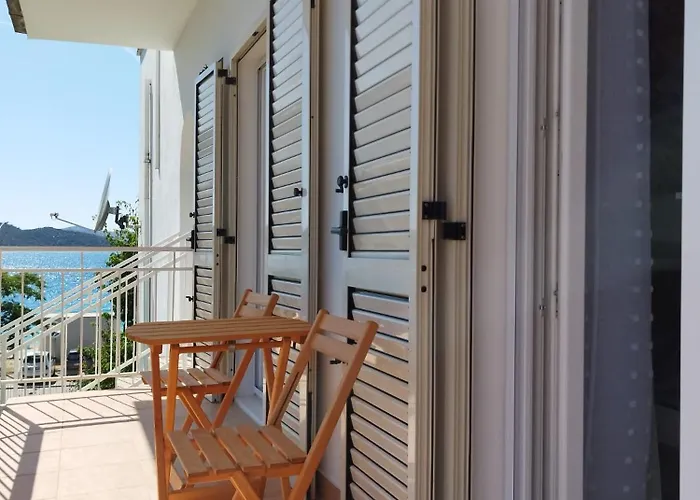 아파트 Tudija Apartment3-west Side Place, 90m2, Big Terrace, Beautiful Front View 트로기르