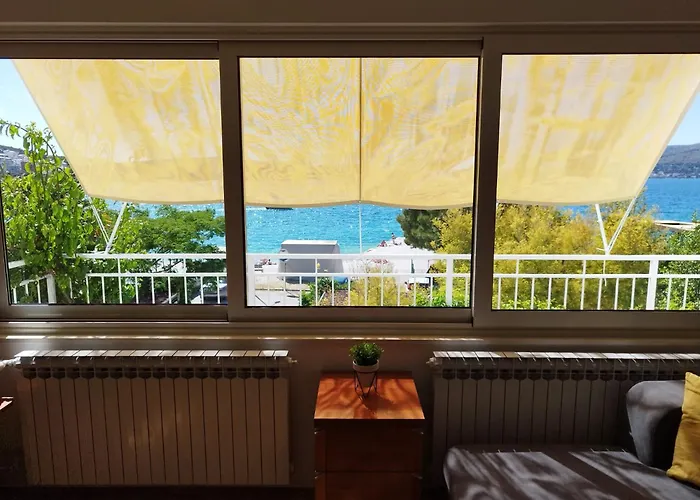 Tudija Apartment3-west Side Place, 90m2, Big Terrace, Beautiful Front View * 트로기르