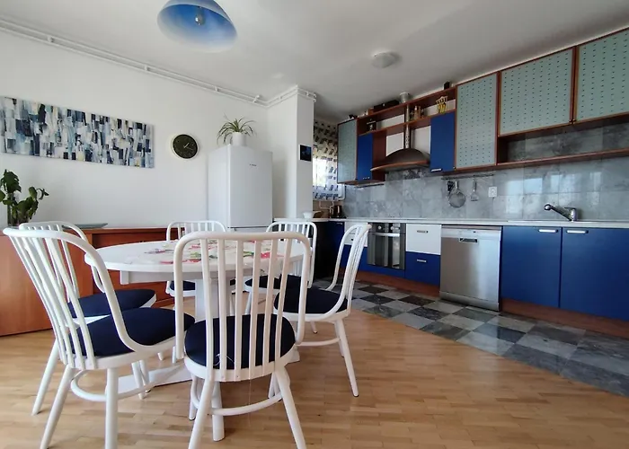 아파트 Tudija Apartment3-west Side Place, 90m2, Big Terrace, Beautiful Front View 트로기르