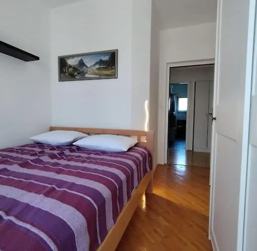 Tudija Apartment3-west Side Place, 90m2, Big Terrace, Beautiful Front View 트로기르