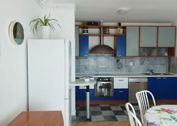 Tudija Apartment3-west Side Place, 90m2, Big Terrace, Beautiful Front View * 트로기르