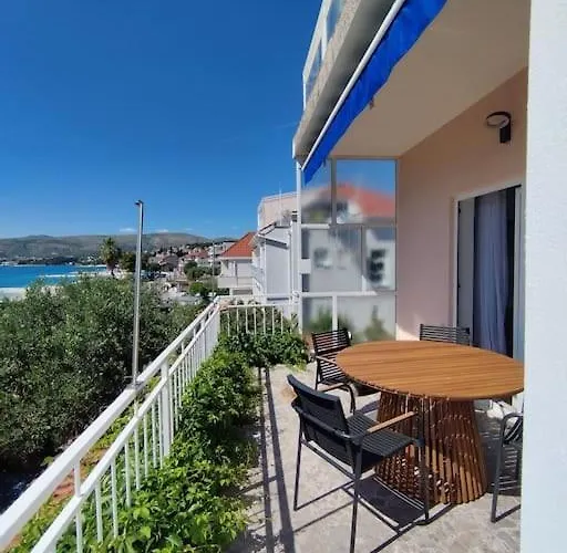 Tudija Apartment3-west Side Place, 90m2, Big Terrace, Beautiful Front View 아파트 *