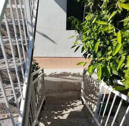 Tudija Apartment3-west Side Place, 90m2, Big Terrace, Beautiful Front View 아파트