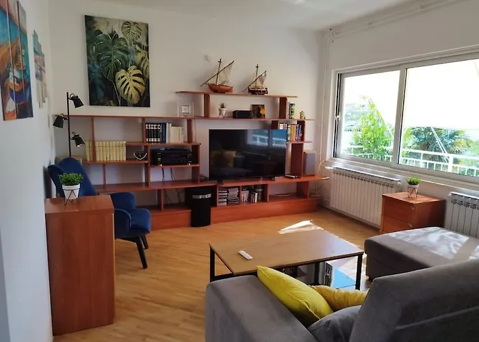 Tudija Apartment3-west Side Place, 90m2, Big Terrace, Beautiful Front View 아파트 *