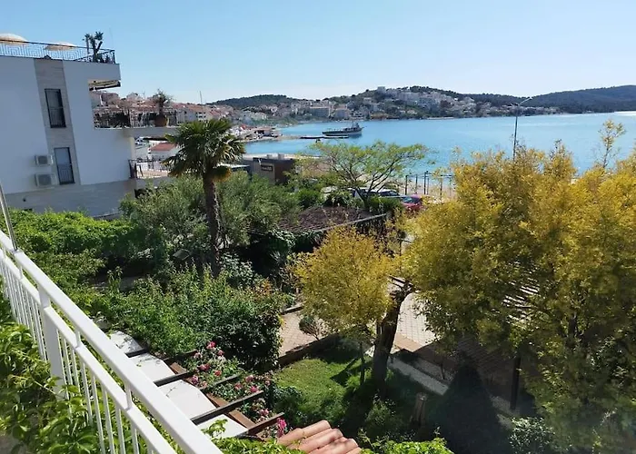 Tudija Apartment3-west Side Place, 90m2, Big Terrace, Beautiful Front View 아파트