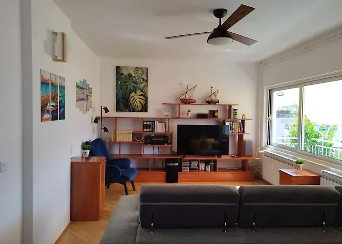 Tudija Apartment3-west Side Place, 90m2, Big Terrace, Beautiful Front View 아파트 트로기르